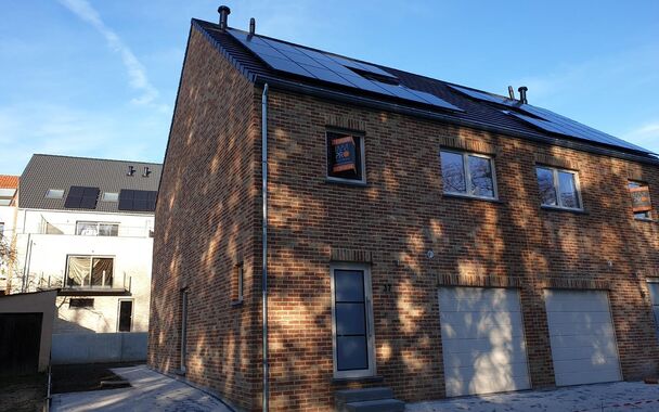 Semi-detached house for rent in Sterrebeek